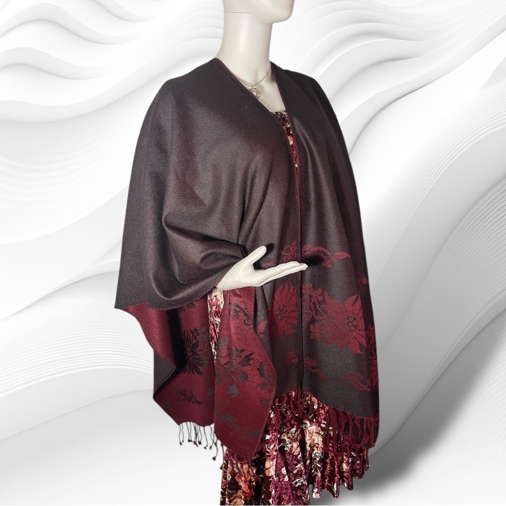 EUC! Reversible Burgundy Wine and plum Black Floral Accent Cape with Fringe - Picture 5 of 15